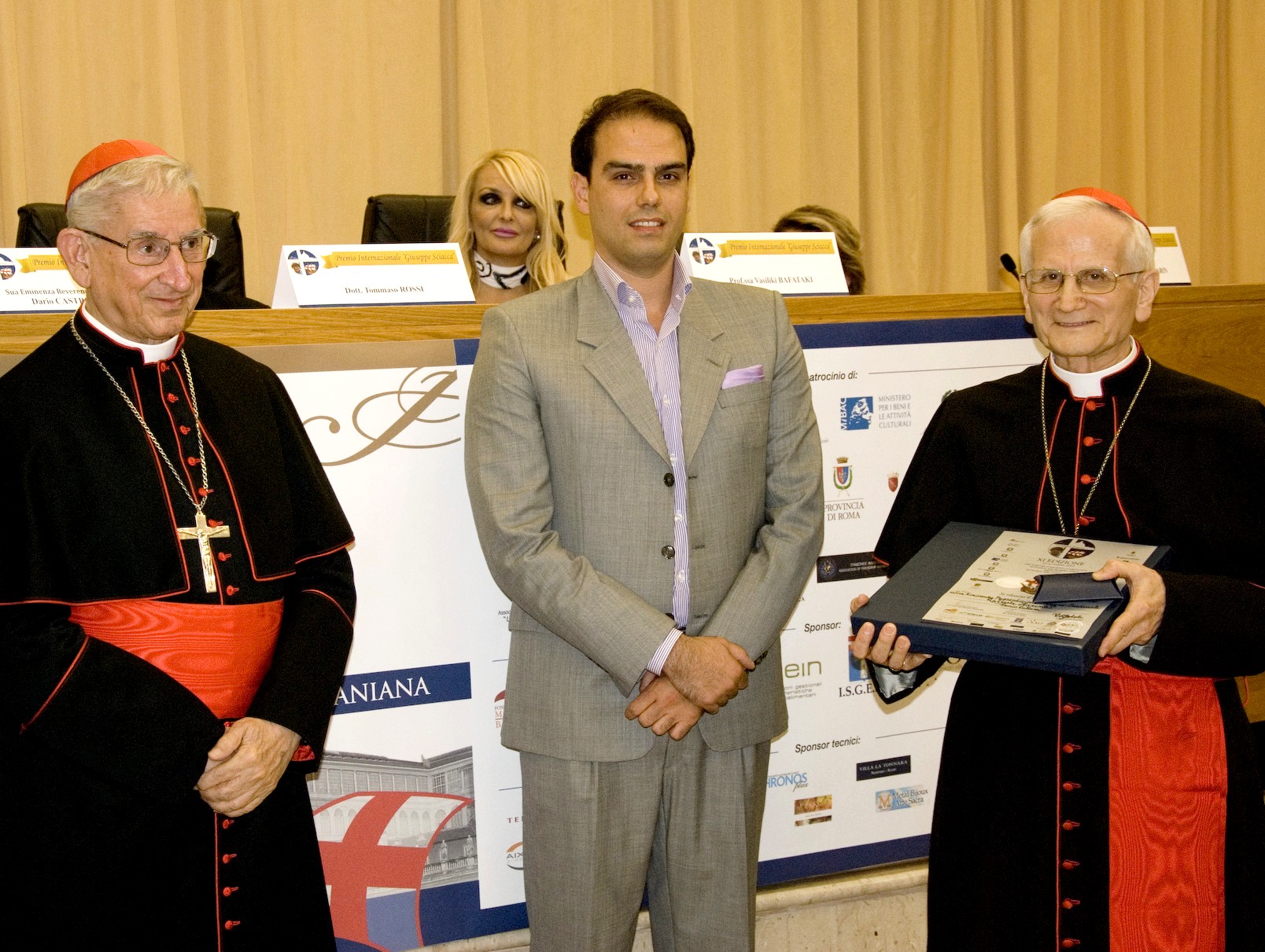 Premio Speciale Cultura al Cardinale Farina