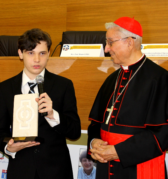 premio-sciacca-2014-jacob-barnett-con-cardinale